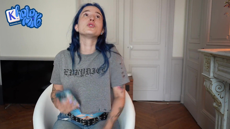 Khalamite: 大きなディルドがあれば男性は必要ない - フランスのアルトヘア女性がマスターベーションをしている