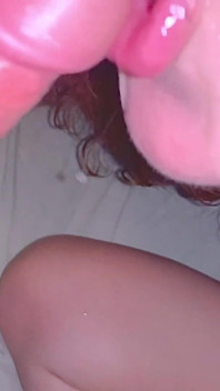 POV: Esposa safada dando a bunda em close-up anal, porra na boca