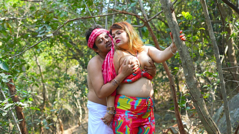 JAYESH GUPTA: Eine Fesselnde Geschichte Von Dschungelromantik Entfaltet Sich, Als Ein Paar...