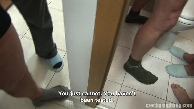 Czech Gang Bang: Gang bang Ceko 6: dua wanita cantik berlumuran air mani