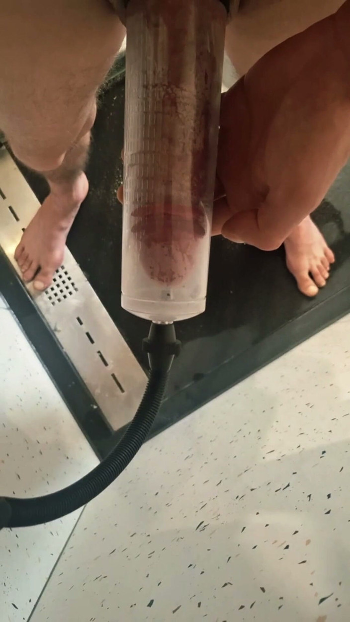 Spacey Dimka: Playing with the Pump