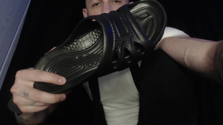 Hunky time: Spermă masculină și papuci