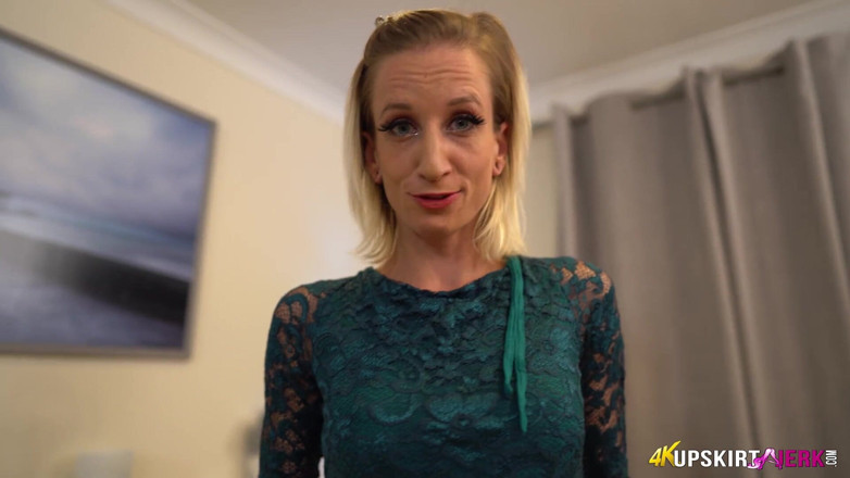 SkirtJerk: Luna Toxxxic - Directly Under My Skirt
