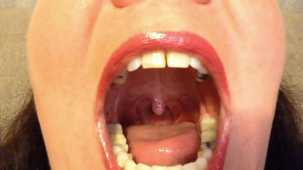 Lily Lipstixxx: Mouth inspection - Be careful, I bite!