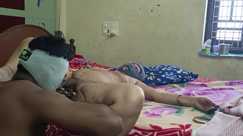 Decent couples: Hintli teyze ateşli amcık sesi Telugu öğretmenini sikiyor