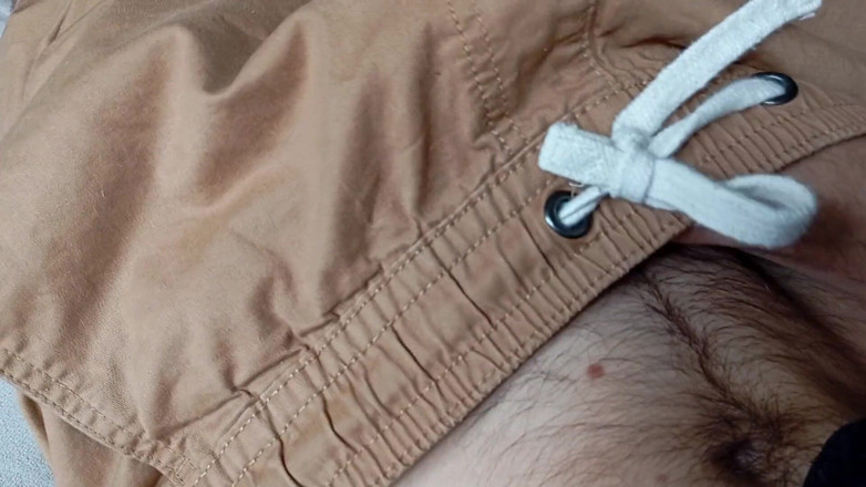 Elvissc: Le mec à la bite remplie de sperme après avoir éjaculé, je...
