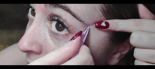 RavenHearth666VIP: Tweezing My Eye obočí zblízka