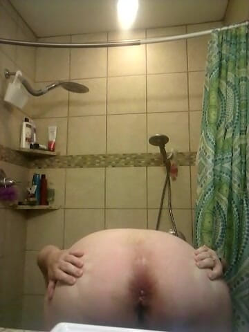 BBW nurse Vicki adventures with friends: SSBBW se svléká v koupelně
