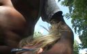 First Black Sexperience: Une salope blonde mature suce une bite noire dans le...