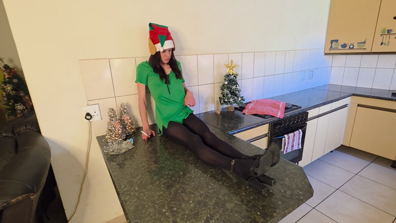 MPussy Punisher: Skinny Girl Smoking Showing off Her Skinny Body