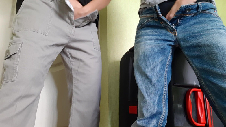 Lesbian-illusion: Io e la mia matrigna matura mi masturbo in jeans