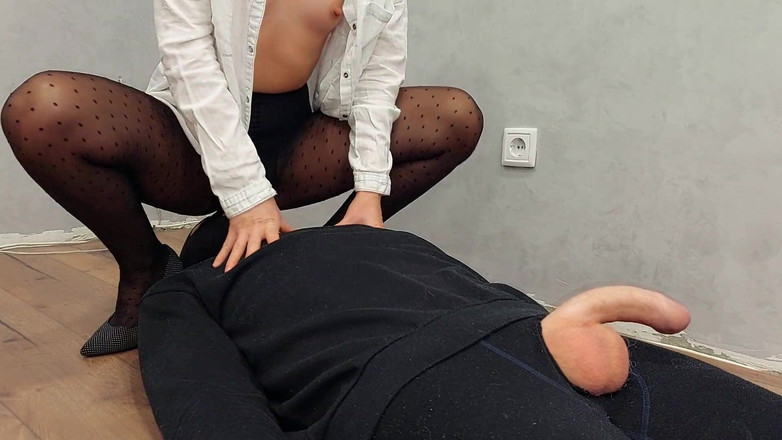 Squirt_orgasm_69: Aku lagi asik dudukin mukaku sampai dia crot di dalam!