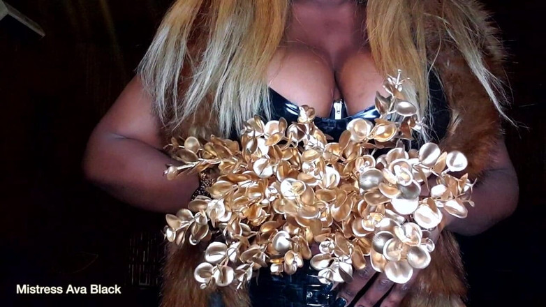 Mistress Ava Black: Kleine dienende mietje Wench
