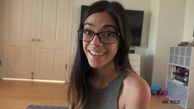 ATK Fans (Girlfriends): Harmony se entera de amigos que eres una gran cogida,...