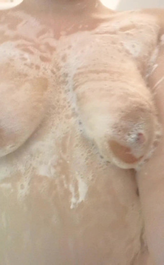 Funhousewife69: Cum play with me in the shower! I need a...
