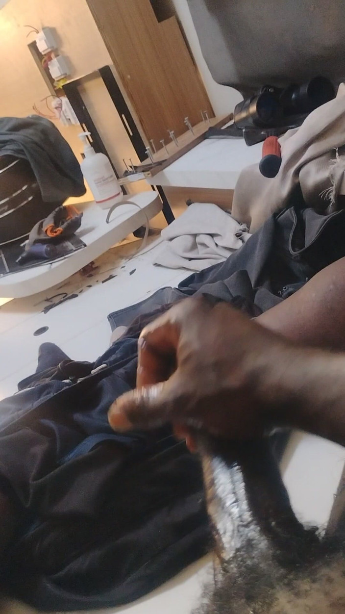 Paralax dawn: 흑인 대물 조시