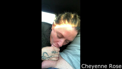 Cheyenne Rose 80: Arabada hızlı oral seks
