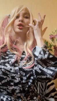 Sweet Teen Elza Kom