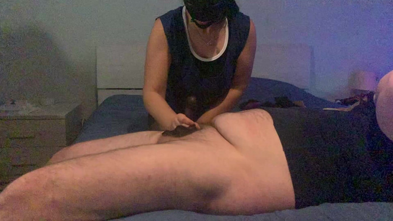 CoppiaCollant: Blowjob kepada zakar berpakaian dalam nilon