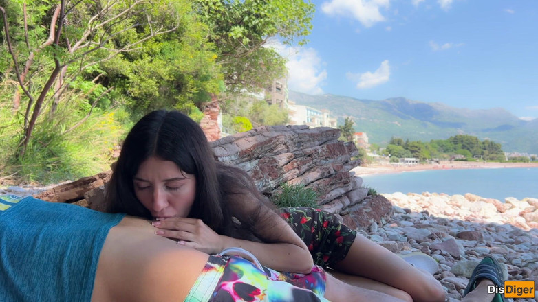Dis Diger: Dick blikající na pláži - dívka viděla mého ptáka a pomohla...