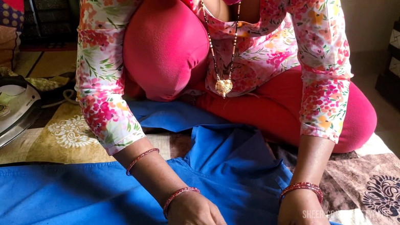 piryaprajapati: Priya bhabhi sitter ensam medan man stryker kläder, Priya Bhabhi...