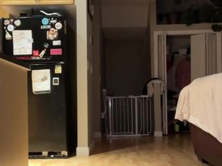 Avril Showers: 所有的脚没有膝盖这个奶油派结局是相当的东西。