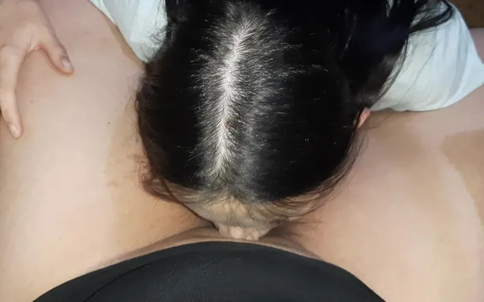 Lesbian-illusion: In the Hookah with the Waitress Cunnilingus - Lesbian Illusion