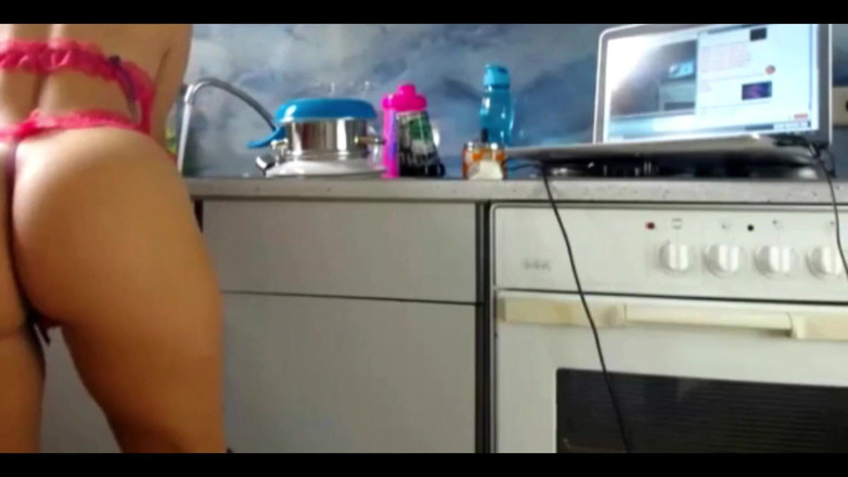 Sexydea: キッチンでの大きなお尻のファンタジーを探る |熱いツワーク