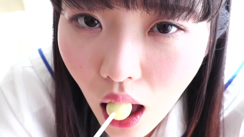Strix: Làm ơn đừng nhìn tôi, tôi xấu hổ quá. Sumire Souha