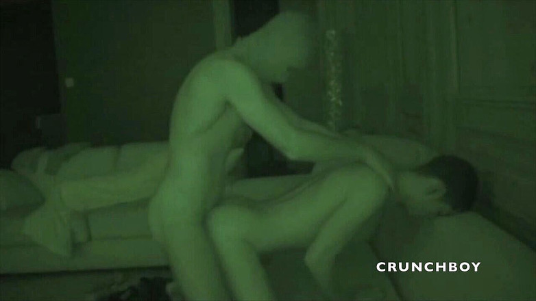 Crunch Boy: Twink polos disetubuhi oleh gangster di malam hari dengan kontol...