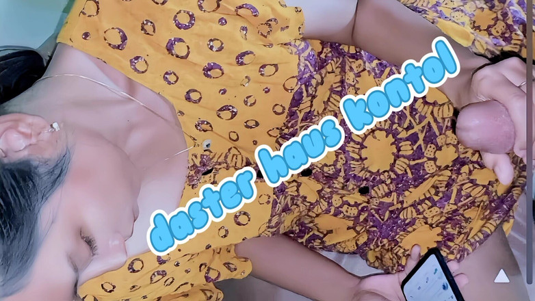 Bella Ivanka: 거실에서 노란 소녀 따먹기