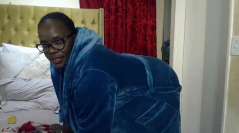 Legendary Booty Overdose: ムラムラしたSSBBW自慰行為とベッドでの朝食