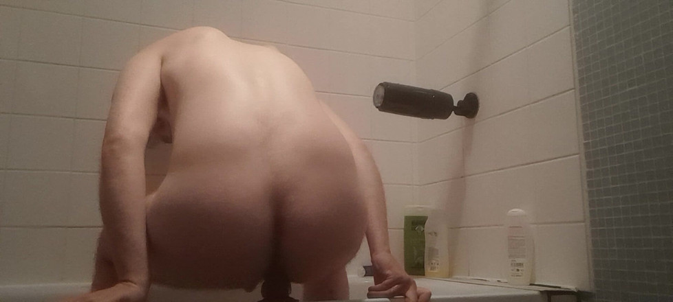 Jujus: Cewek sange ini lagi asik main game sebelum mandi