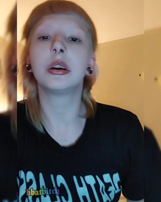 Bbatbitch: Bet you wish this was your cock!