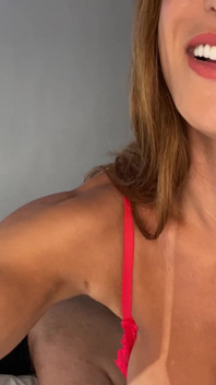 Priscila Araujo zaczyna się od prezerwatywy i kończy bez niej, ponieważ jest taka napalona