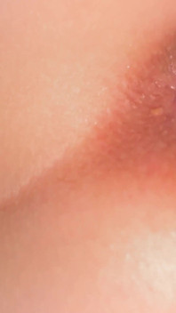 What Should I Do if a Girl Looks at Other Men on Her Phone During Sex? Is It My Fault?
