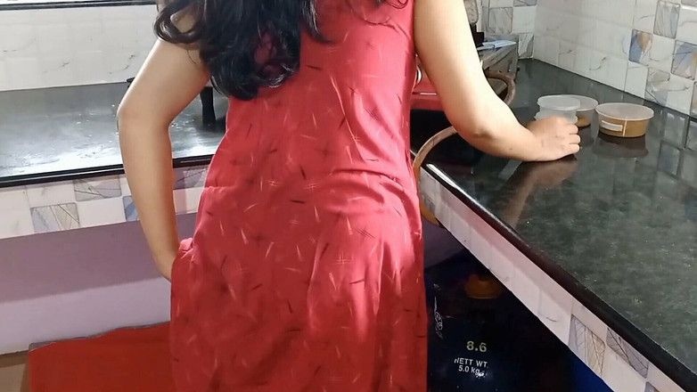 Queenrima: Kaam Wali Bhai Ko Kitchen Me Choda - Šukej moji služku v...