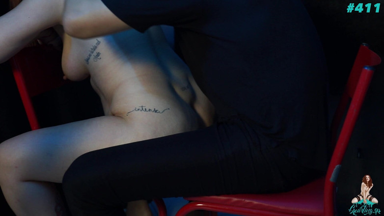 Squirting Sp: MILF 40letá bílá dívka nikdy neměla squirting a byla hodně mokrá