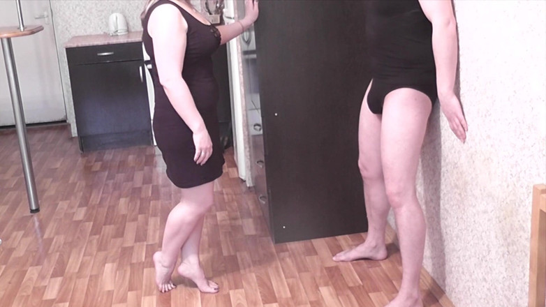 Amateur_fetish: Amateur ballbusting 3