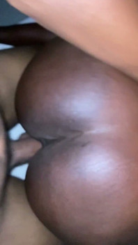 Caliente ébano culona aceitada en masaje