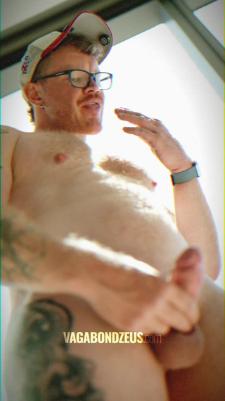 VagabondZeus - Erotic Filmmaker: Aussie Bear bermain dengan mesin kongkek di atas langit Melbourne