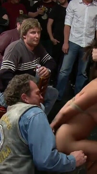 Charley Chase met grote tieten