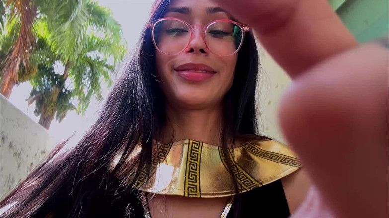 Kink in Time: L'antica gigantessa egiziana di gisele Amore dominazione 4K pov lo sgonfica...