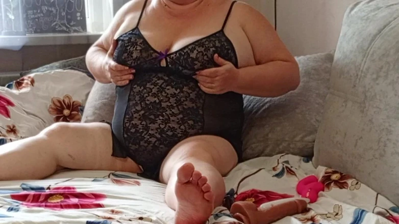 Zona901: Um vizinho com uma bunda grande, uma boceta peluda e...