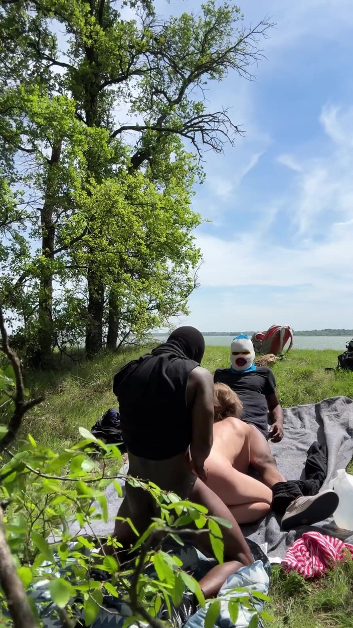 Jackrackemxxx: Dietro le quinte - MILF e 2 bbc doppio anale picnic
