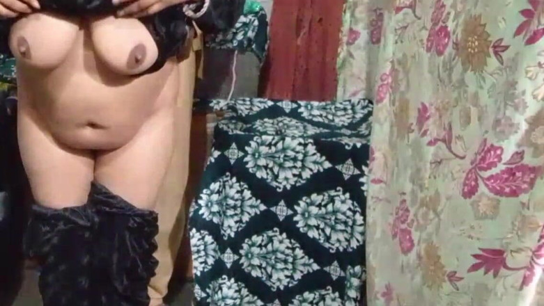 Abida pavreen: Sexvideo XXX helt öppen