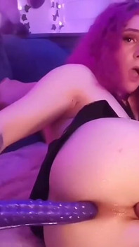 La mia prima volta giocando con il dildo !! Spero di poter arrivare presto alla base