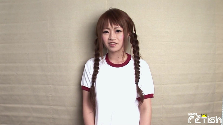 Pure Japanese adult video ( JAV): ผู้ชายเงี่ยนโกนหีแล้วยัดของเล่นผู้ใหญ่หลายชิ้นใส่รูสาวญี่ปุ่นรูแน่น