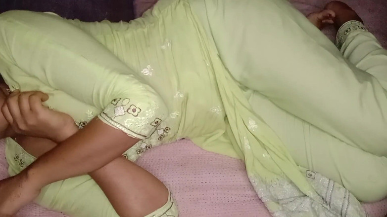 Deshi women: Most Beautiful Indian Couple Romance in Friend House Beautiful Tasneem