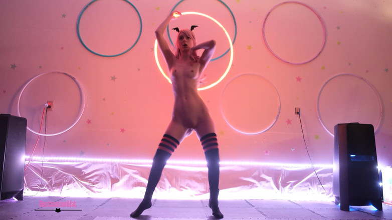 Destination Kat: Kompilasi Tarian dan Hoop Halloween disenyapkan